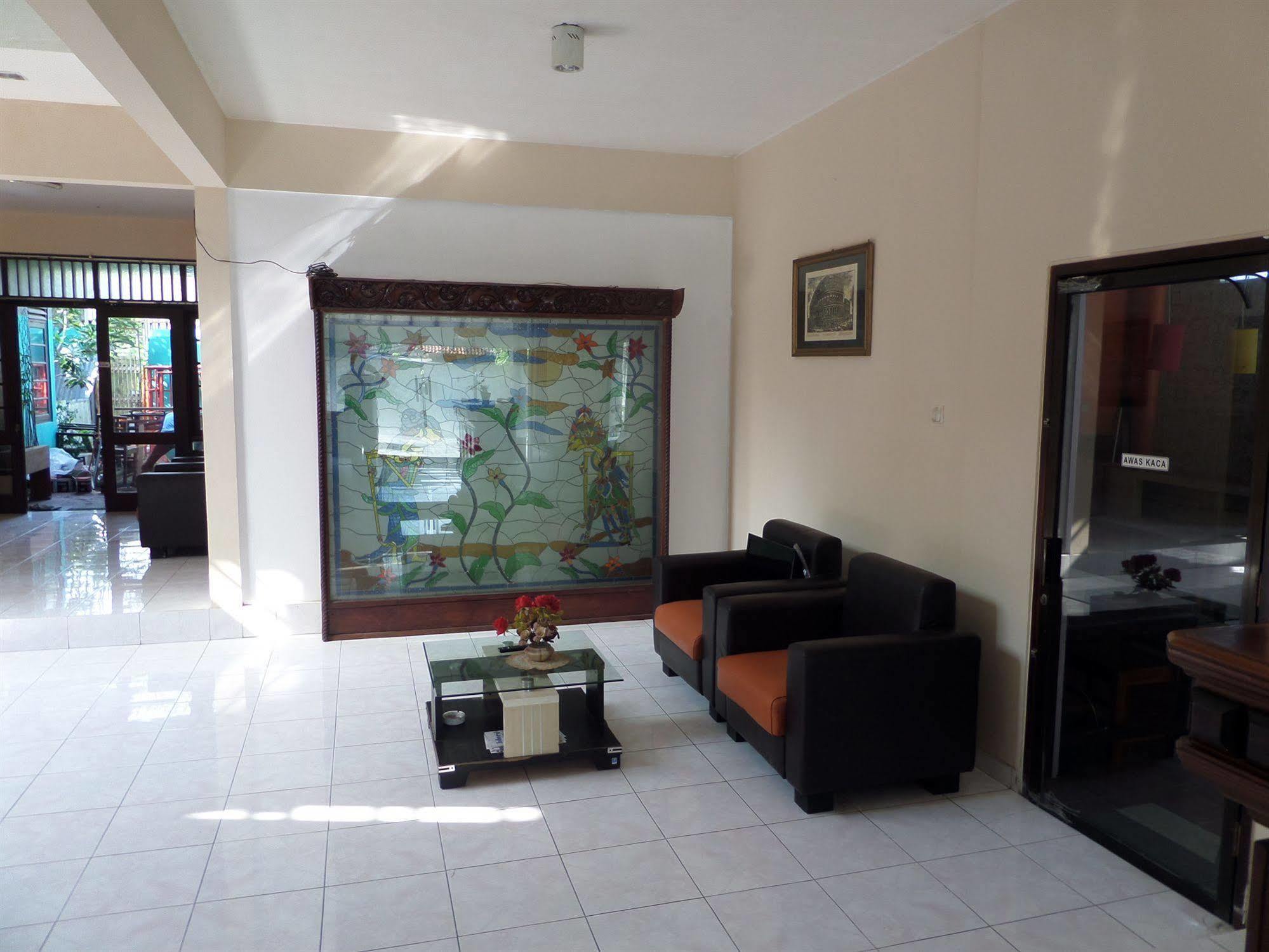 Hotel Oyo 201 Emdi House Timoho Yogyakarta Exterior foto